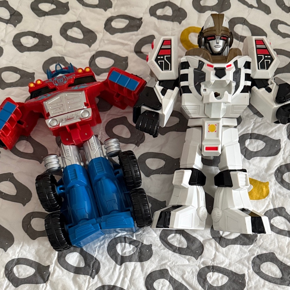 Transforming Robot Action Figures - Red and White